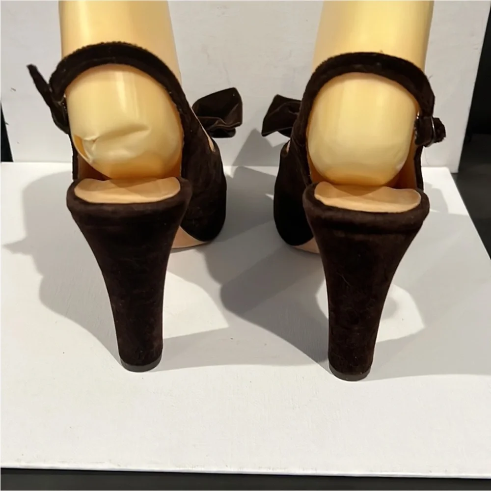Authentic Bettye Muller designer brown velour bow pumps heels sz 8